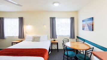 Standard Suite, 1 Bedroom, Non Smoking, Kitchen