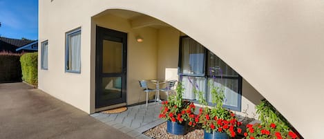 Estudio económico, para no fumadores (Compact Queen Studio) | Terraza o patio