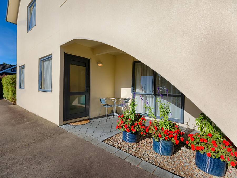 Economy Studio, Non Smoking (Compact Queen Studio) | Terrace/patio