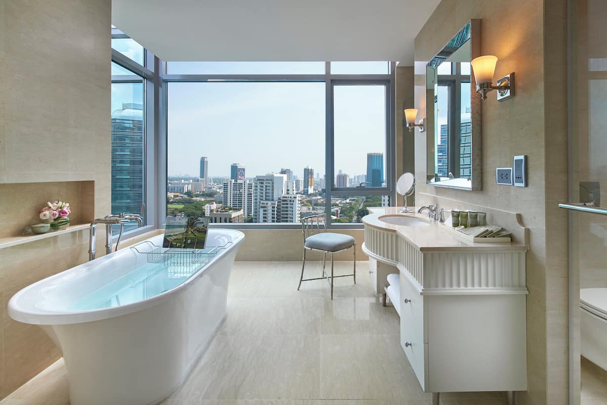 Suite, 2 slaapkamers (King, Twin) | 2 slaapkamers, een minibar, een kluis op de kamer, een laptopwerkplek
