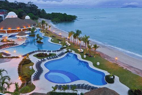 3 outdoor pools, pool umbrellas, pool loungers
