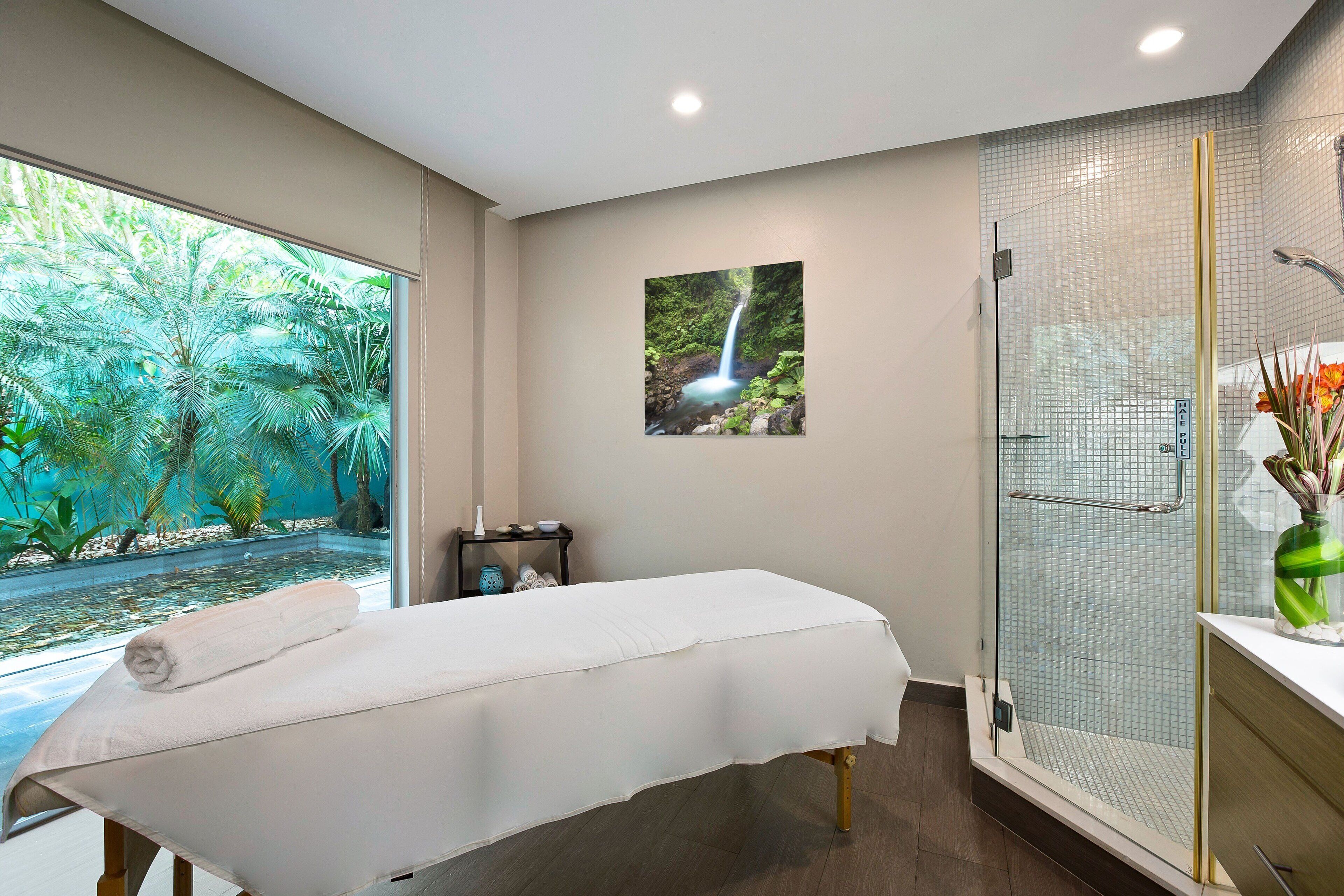 Couples treatment rooms, sauna, steam room, body treatments