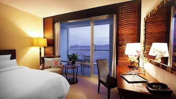 Quarto executivo, 1 cama King, sacada | Roupas de cama de algodão egípcio, edredons de pluma