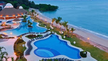 3 outdoor pools, pool umbrellas, pool loungers