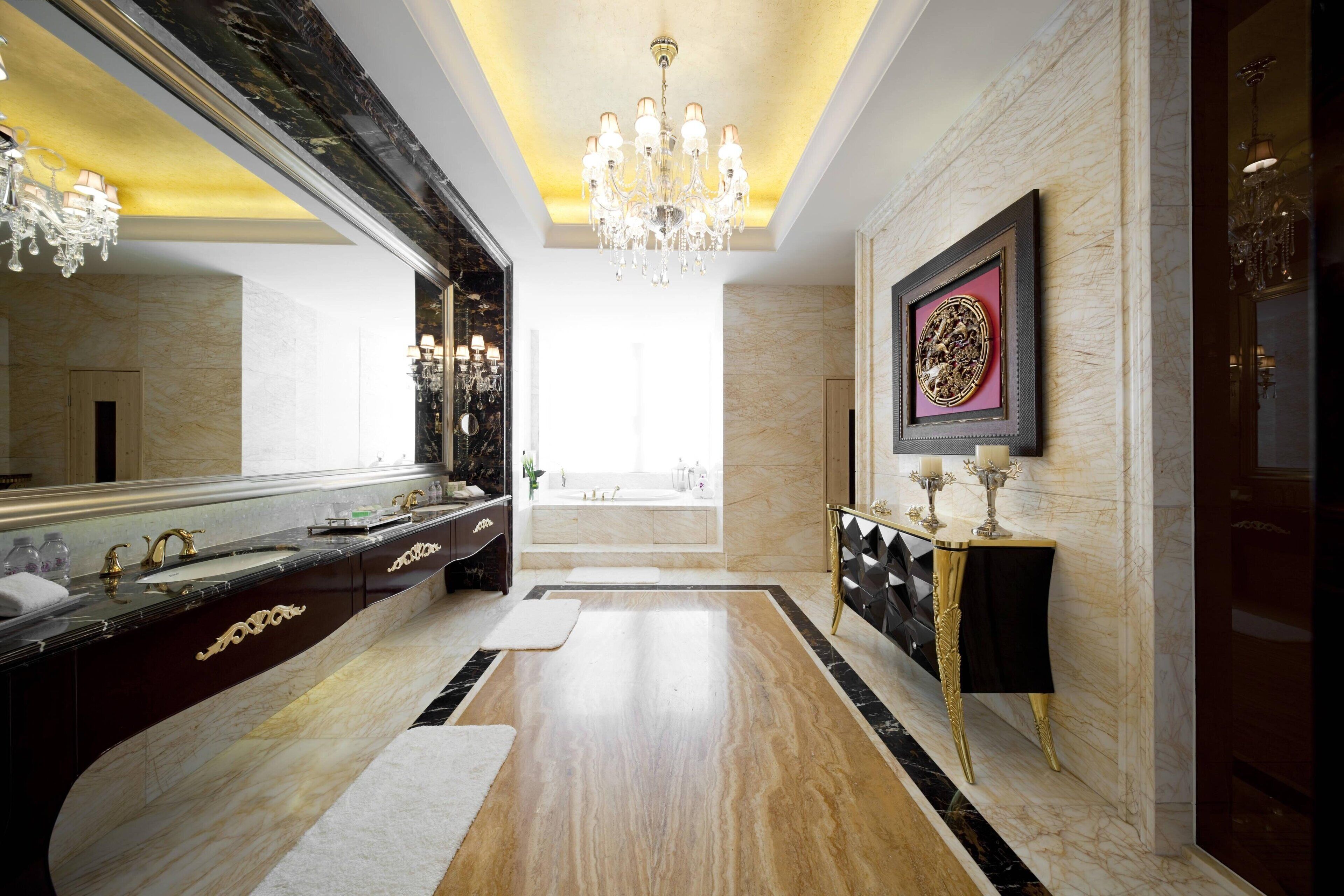 presidential suite, 1 double bed, city view | minibar, in-room safe, individually decorated, desk