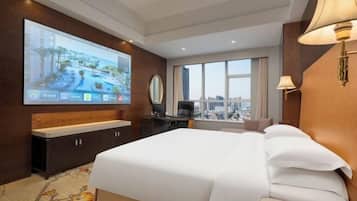 Minibar, in-room safe, alarm clocks