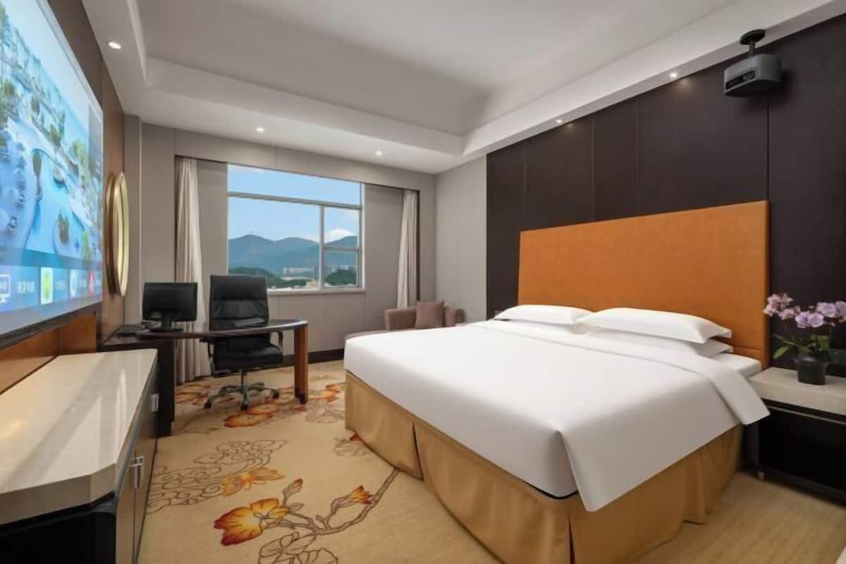 Minibar, coffres-forts dans les chambres, réveils