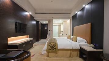 Minibar, in-room safe, alarm clocks
