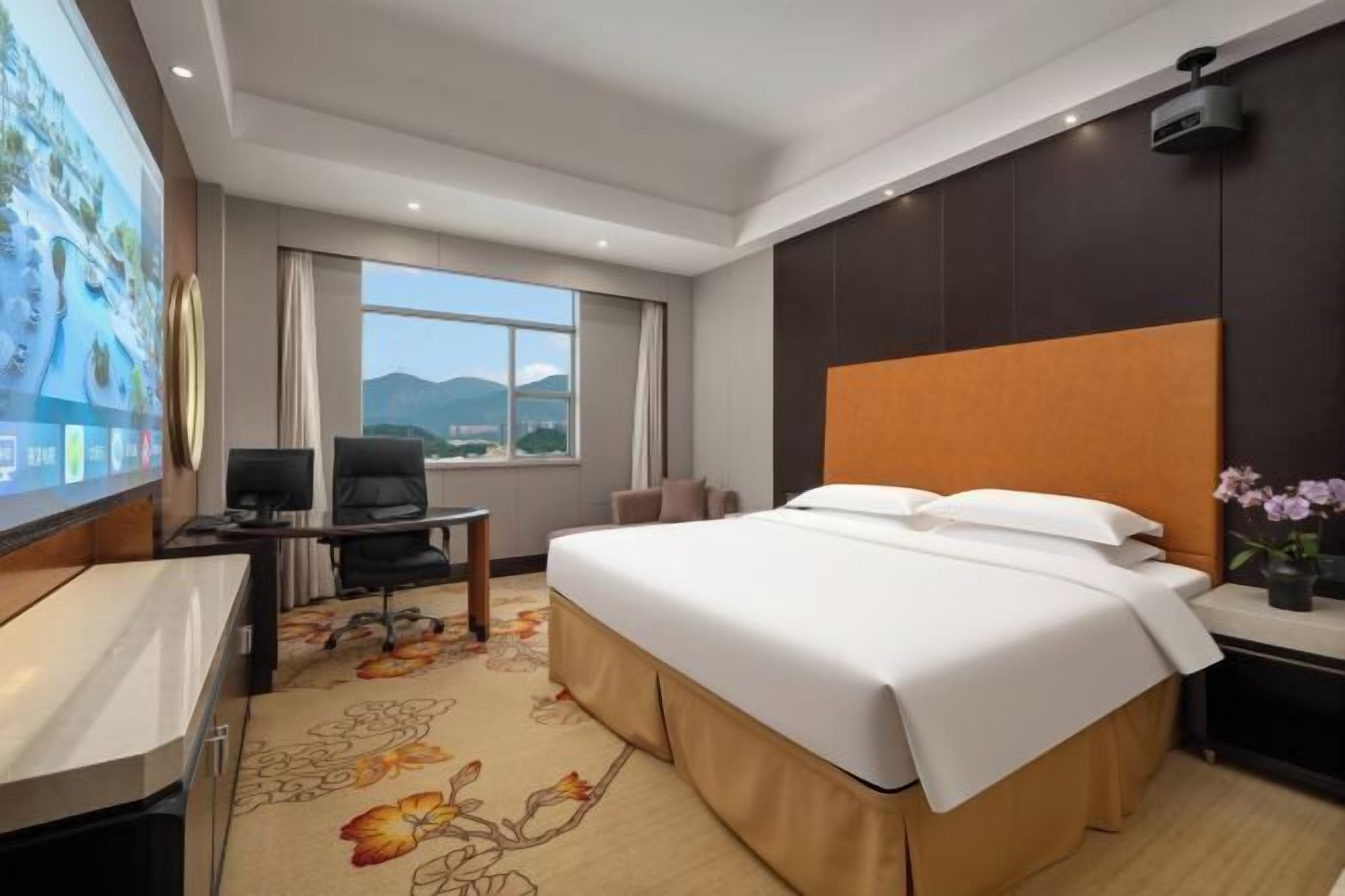 Minibar, in-room safe, alarm clocks