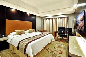 Minibar, in-room safe, alarm clocks