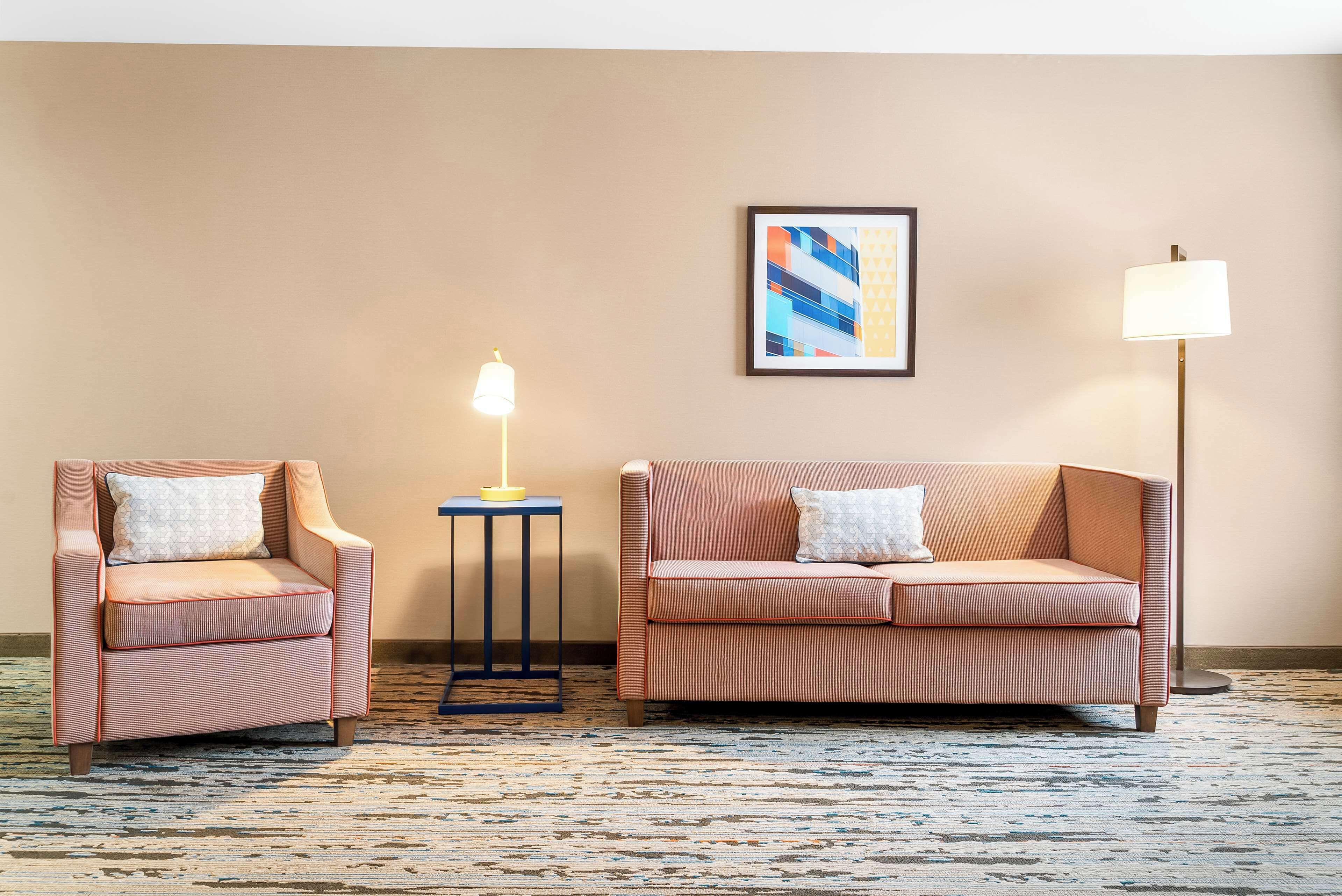 suite, non smoking | living area | lcd tv