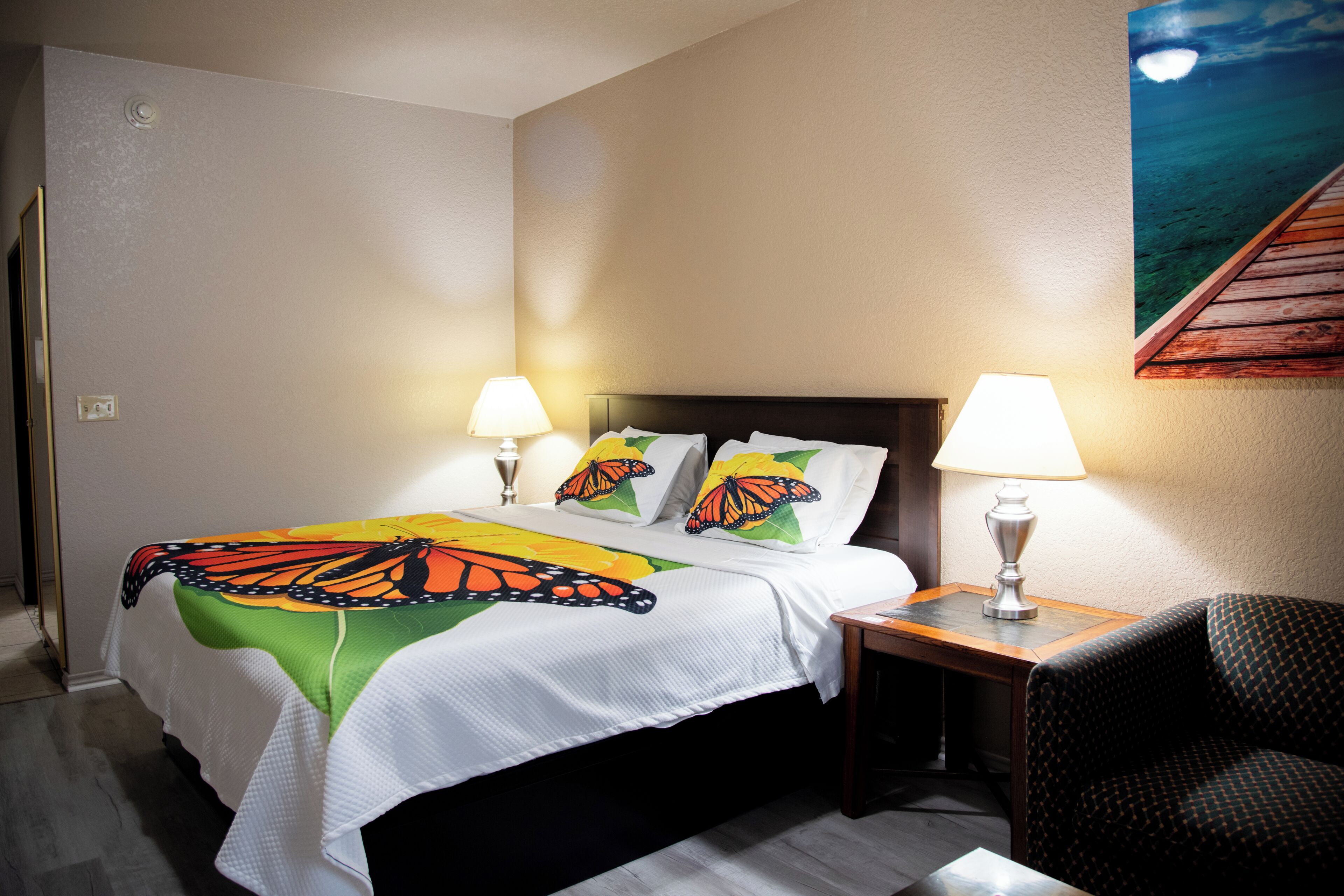 Escrivaninha, ferros/tábuas de passar roupa, Wi-Fi de cortesia