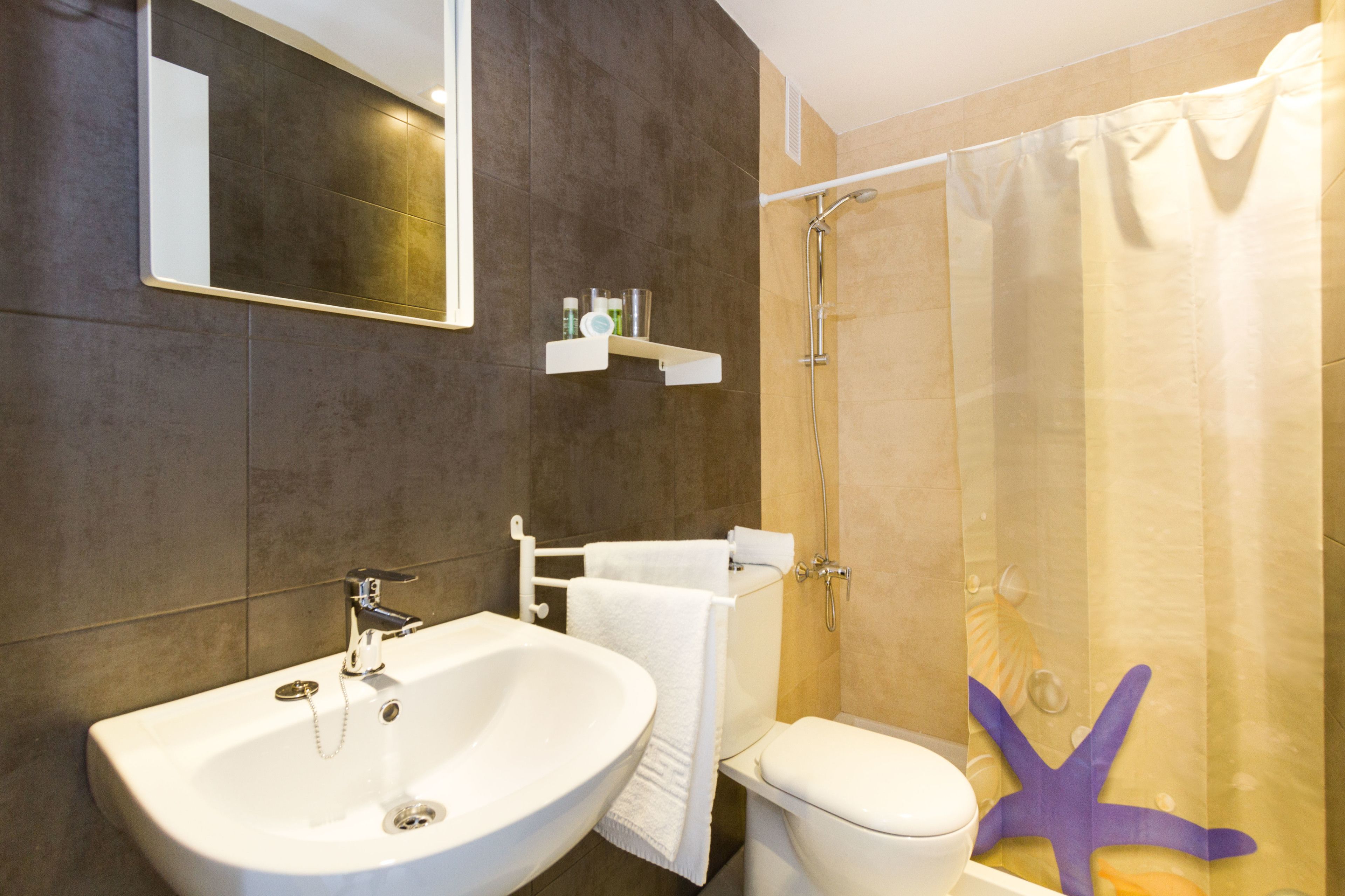 standard apartment, 1 bedroom | bathroom | shower, designer toiletries, bidet, towels
