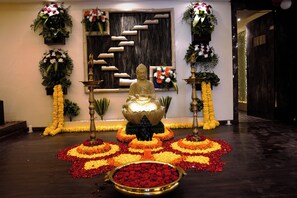 Aromatherapy, hot stone massages, Thai massages, facials