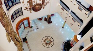 المنشأة من الداخل