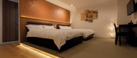 Quadruple Room, Non Smoking | Individually furnished, free WiFi, bed sheets