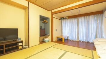 Traditional Room,Japanese Futon,Non Smoking | Individually furnished, iron/ironing board, free WiFi, bed sheets