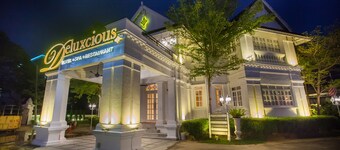 Apple Heritage Hotel