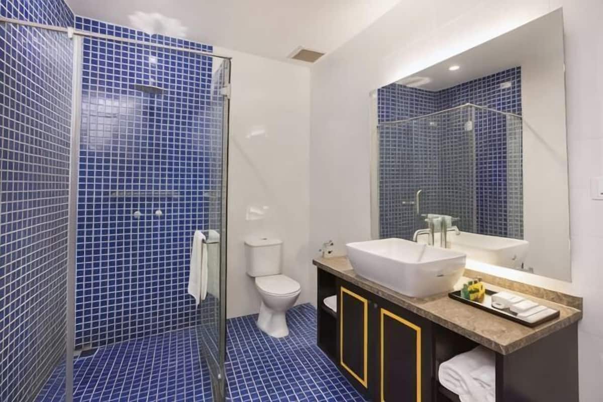 Bagno | Doccia, soffione a pioggia, set di cortesia gratuito, asciugacapelli