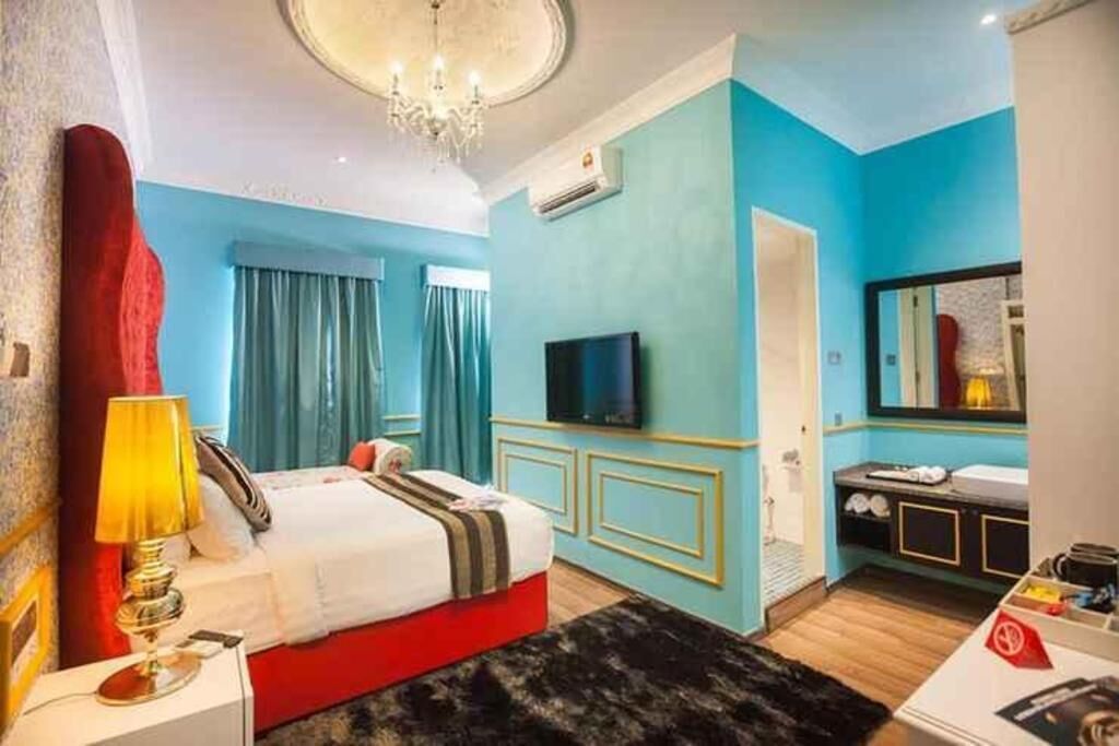 Artículos del minibar gratis y caja de seguridad en la habitación 