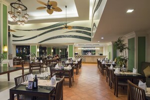 Café da manhã com buffet todos os dias mediante uma taxa
