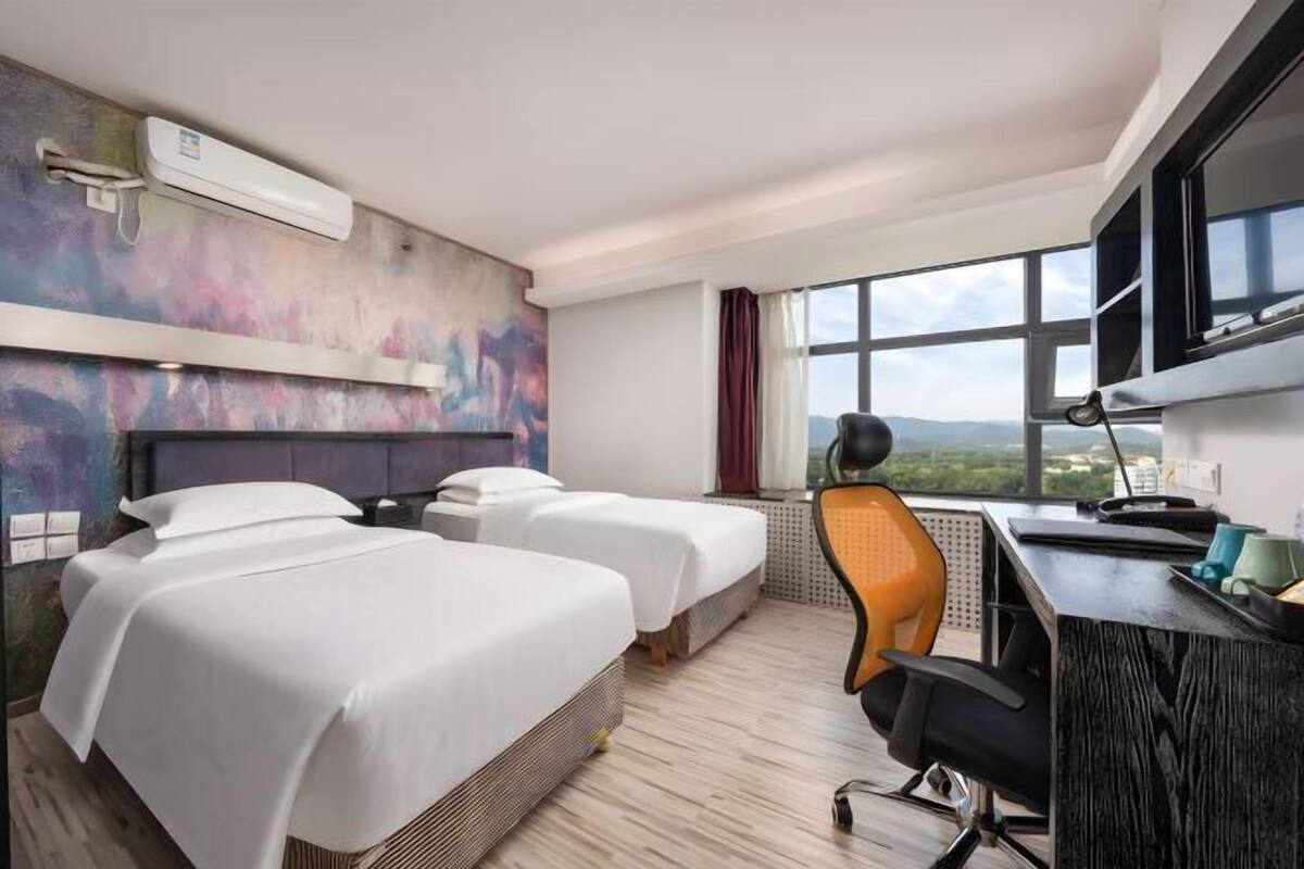 Minibar, in-room safe, desk, blackout drapes