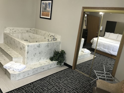 Days Inn by Wyndham Grove