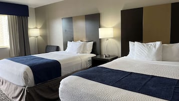 Room, 2 Queen Beds, Smoking