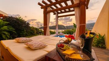 Luxury Suite, 1 King Bed, Private Pool, Ocean View