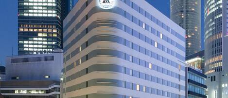 Front of property - evening/night