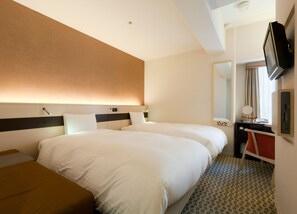 Couette en duvet, bureau, rideaux d’obscurcissement
