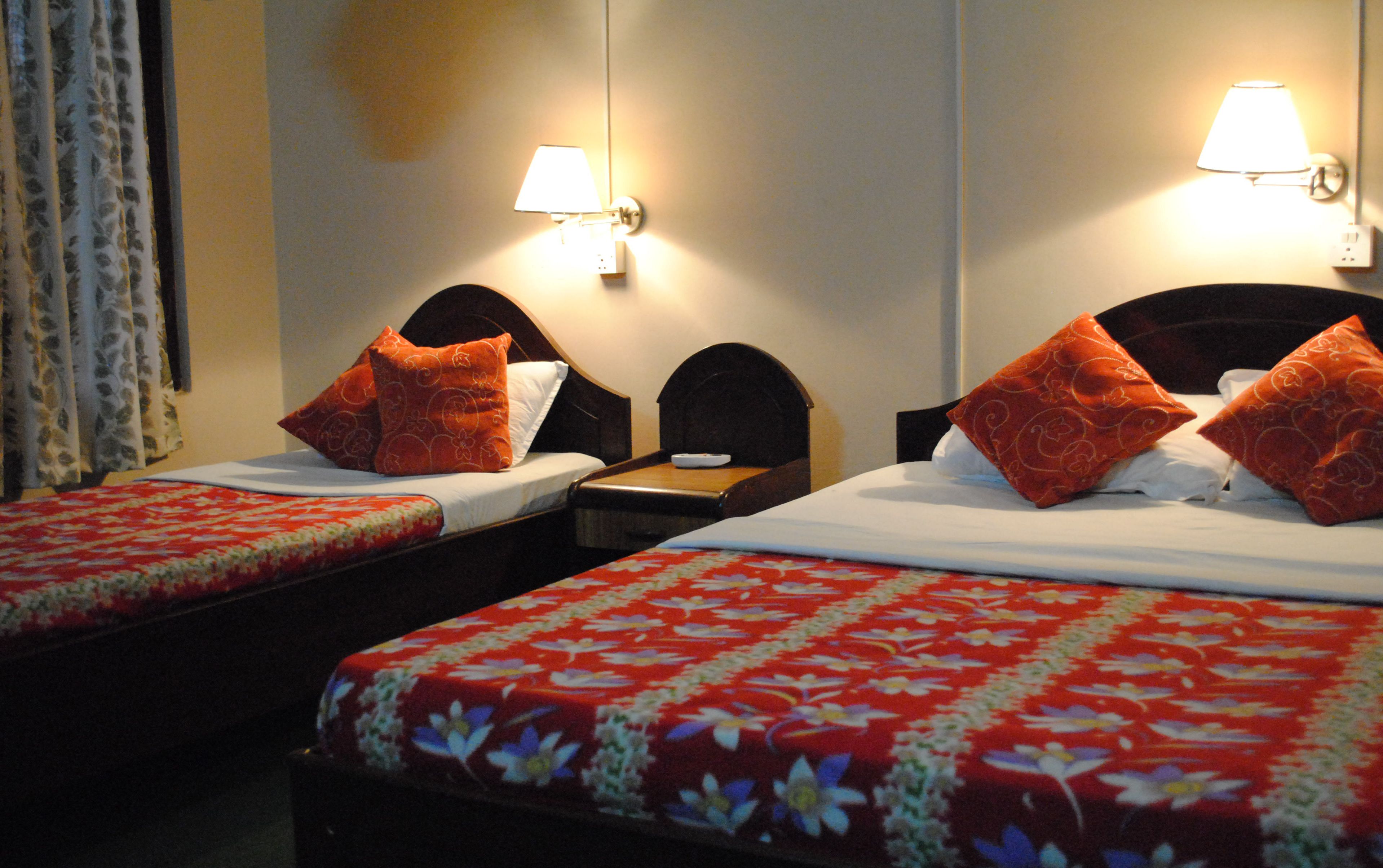 soundproofing, free wifi, bed sheets