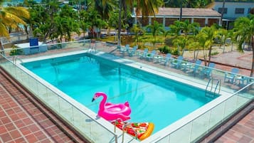 Outdoor pool, pool loungers