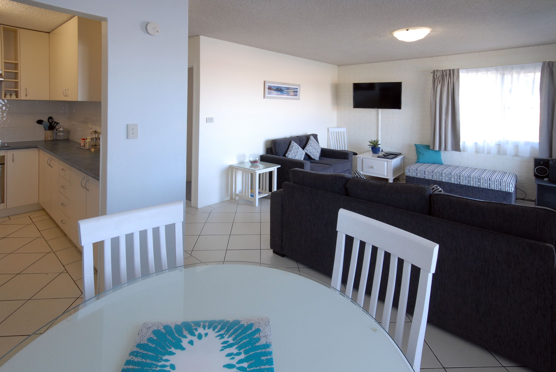 Superior Apartment, 2 Bedrooms, Ocean View | Iron/ironing board, free cots/infant beds, rollaway beds, free WiFi