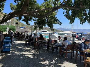 Desayuno bufé gratuito y diario