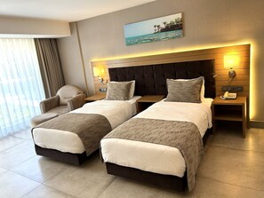 Habitación estándar | Minibar, caja fuerte, escritorio y sistema de insonorización