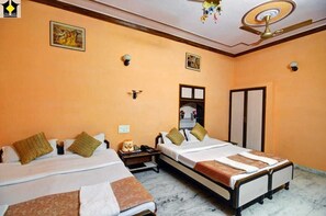 Free WiFi, bed sheets - Hotel Jaisal Palace (Jaisalmer)
