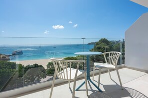 Bureau, espace de travail pour ordinateur portable