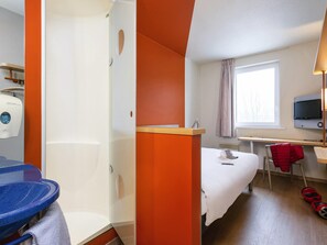 Standard Double Room, 1 Double Bed | Desk, blackout curtains, free WiFi, bed sheets - Ibis budget Charleroi Airport (Fleurus)