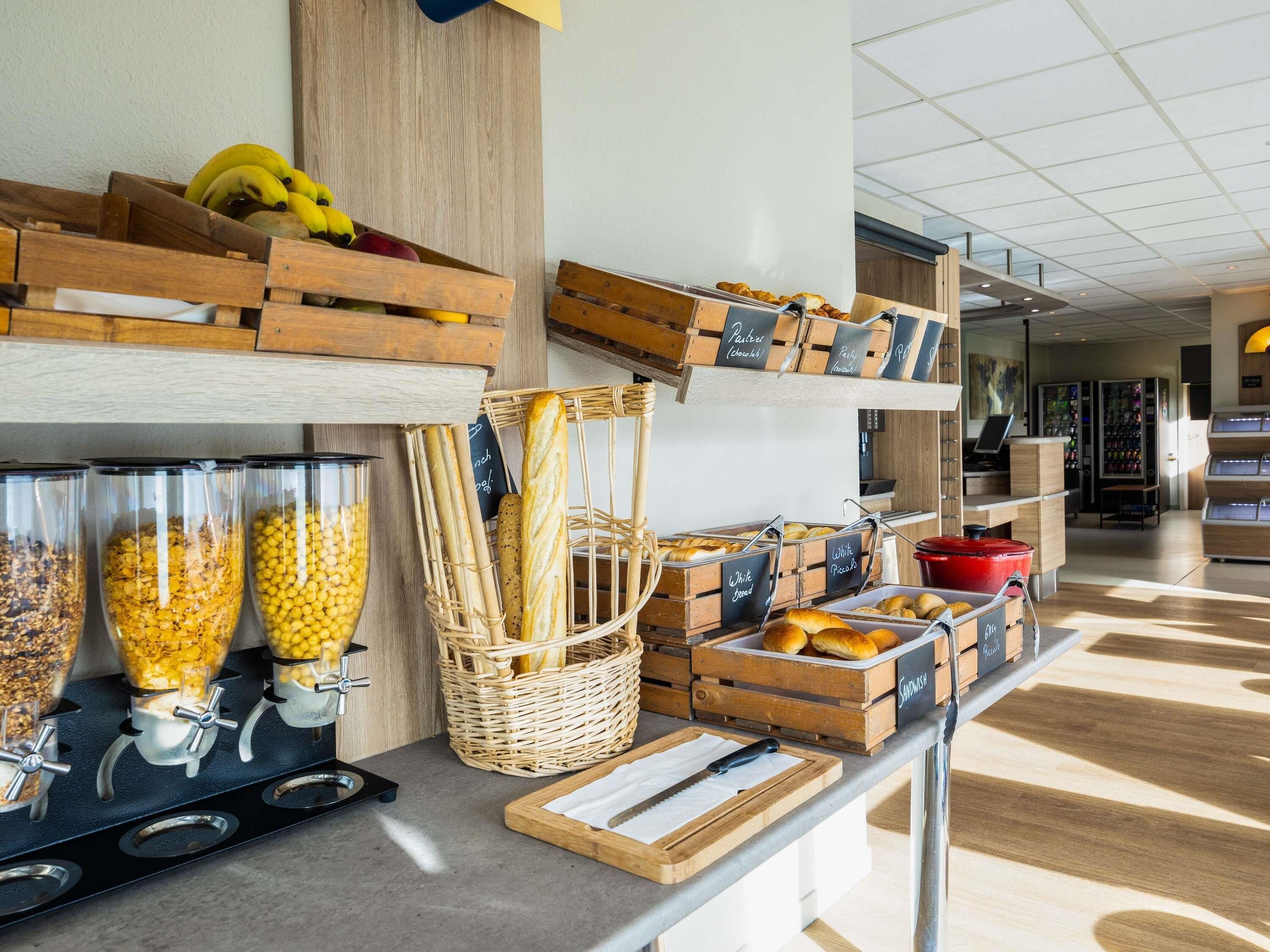 Petit déjeuner buffet servi tous les jours en supplément