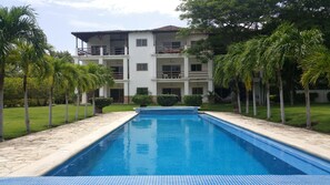 Outdoor pool - Hacienda Iguana Beach and Golf Resort (Tola)