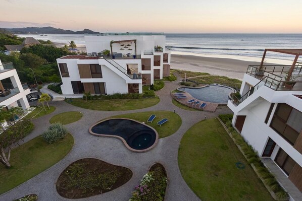 Deluxe Apartment | Living area - Hacienda Iguana Beach and Golf Resort (Tola)