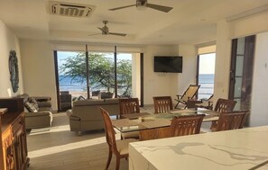 华丽公寓式客房, 3 间卧室, 海洋景观, 海滨 | 免费 WiFi、床单