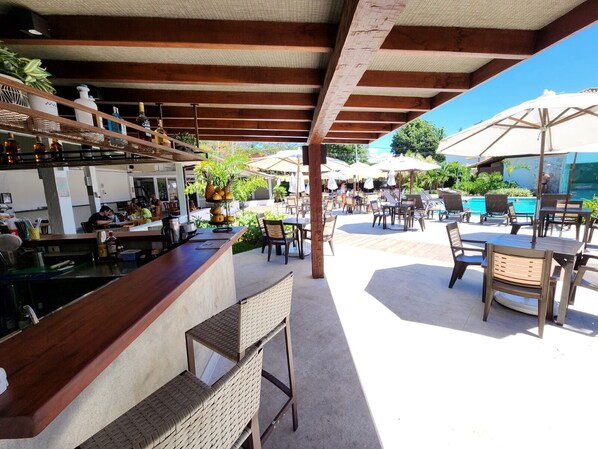 Poolside bar - Pousada dos Tangaras (Búzios)