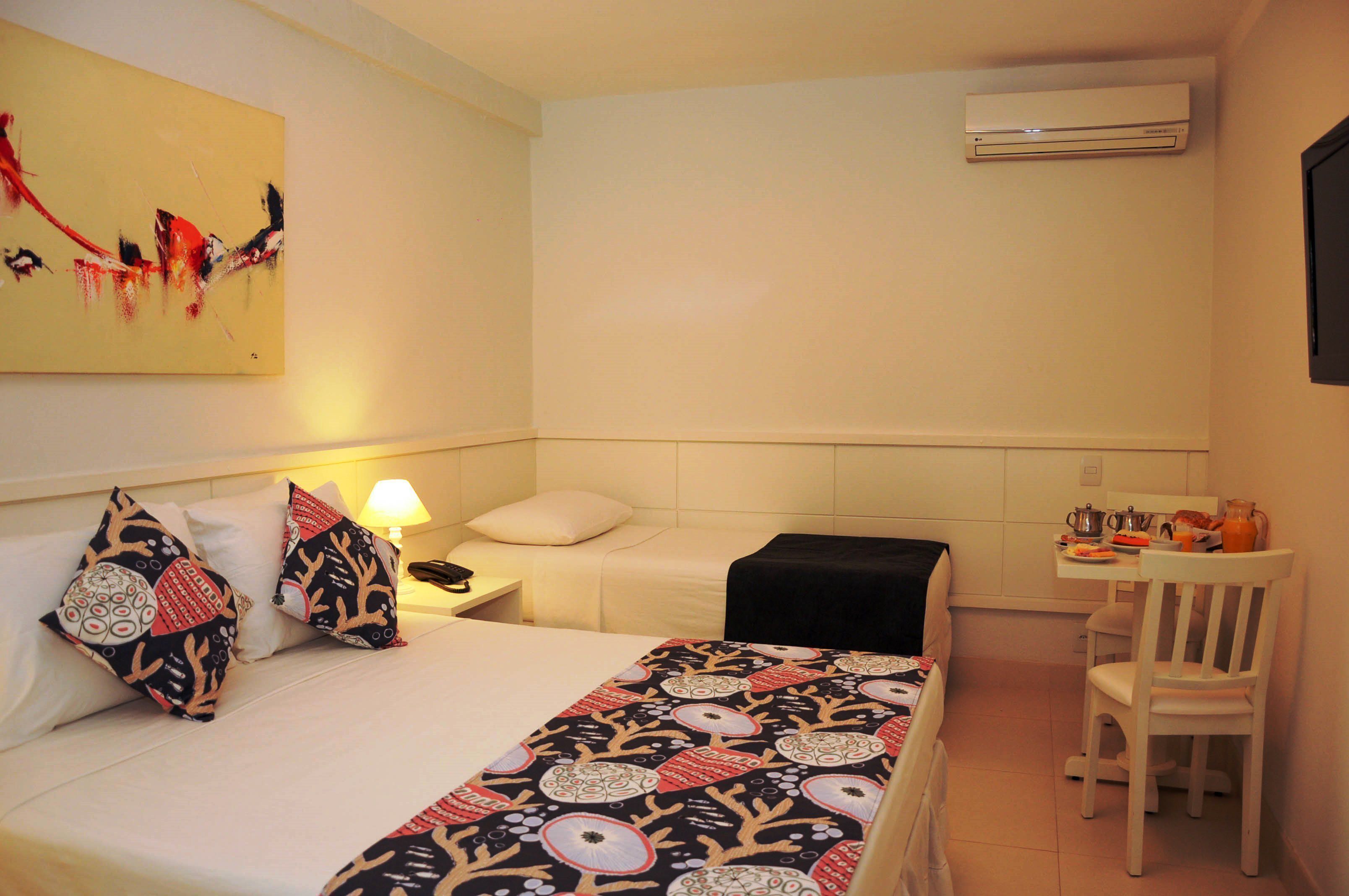 Hypo-allergenic bedding, minibar, in-room safe, bed sheets