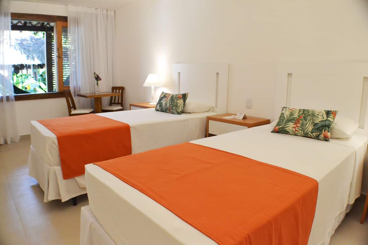 Literie hypoallergénique, minibar, coffres-forts dans les chambres