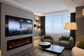 Presidential Suite | Living area | Toys