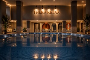 2 piscinas techadas, una piscina al aire libre, camas de piscina gratis