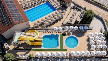 2 piscinas techadas, una piscina al aire libre, camas de piscina gratis
