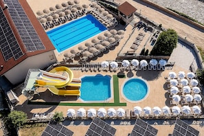 2 indoor pools, outdoor pool, open 9:00 AM to 9:00 PM, free cabanas
